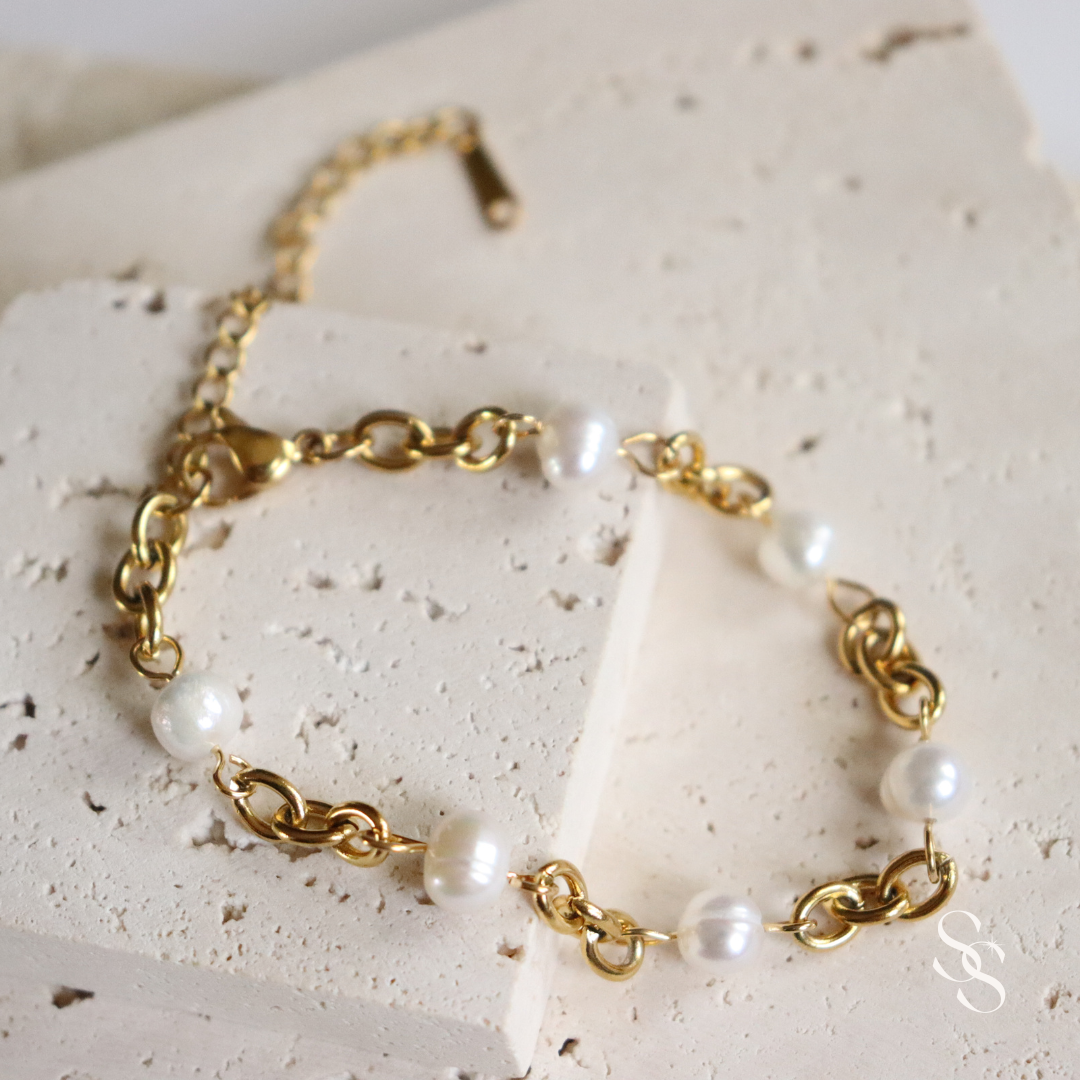 Golden Luminary Pearl Bracelet