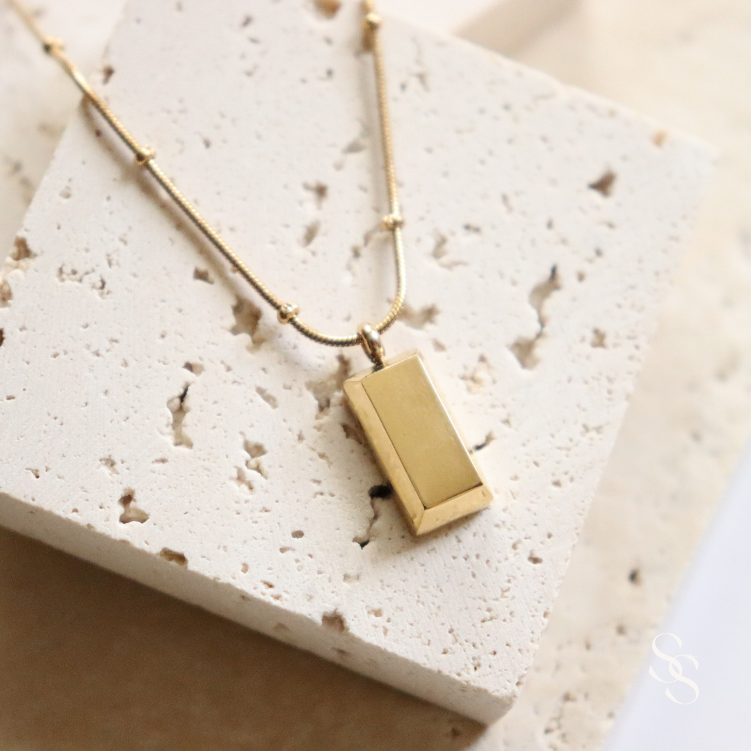 gold necklace, 2025 fashion trends, accessories, women, gold bar necklace, non tarnish jewelry