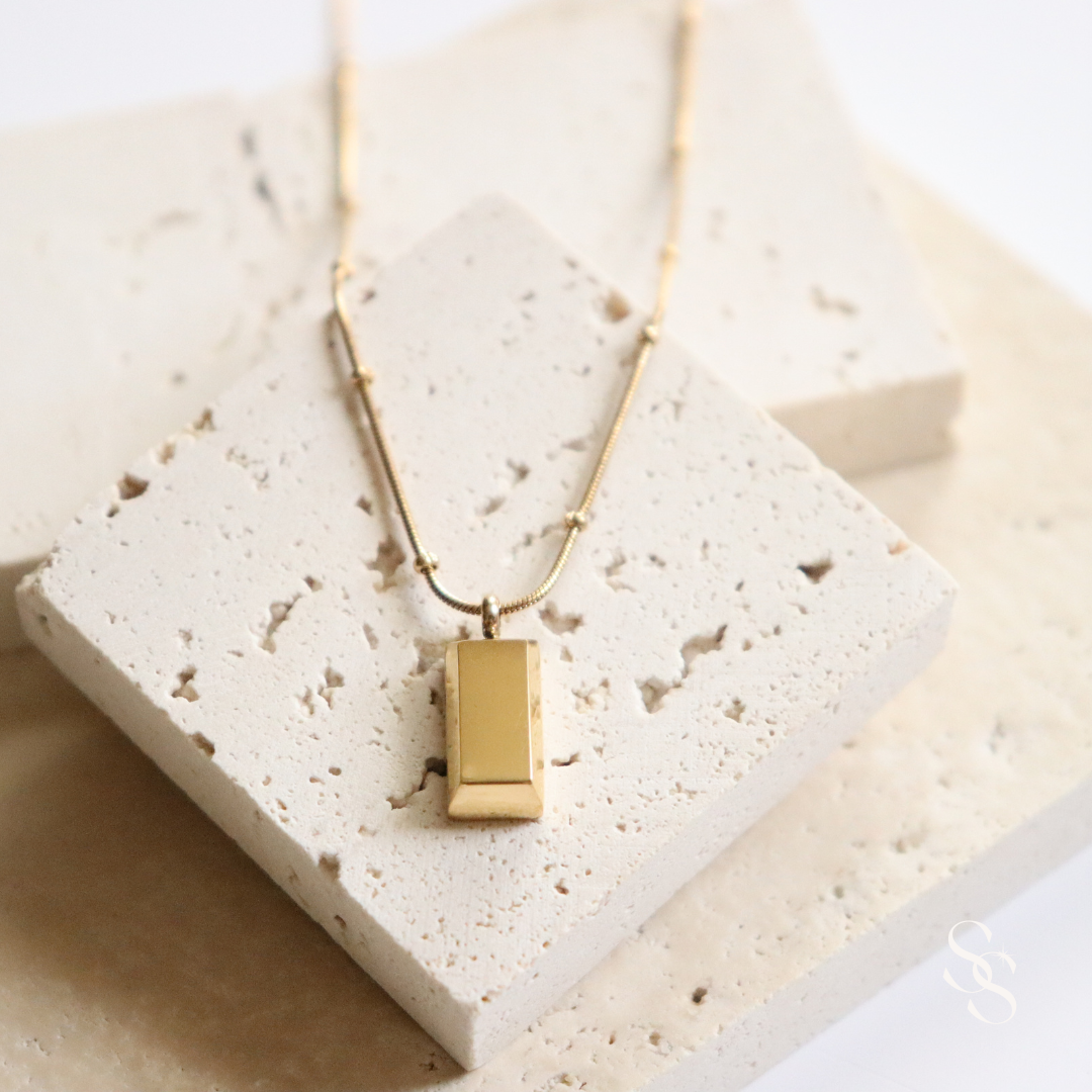 gold necklace, 2025 fashion trends, accessories, women, gold bar necklace, non tarnish jewelry